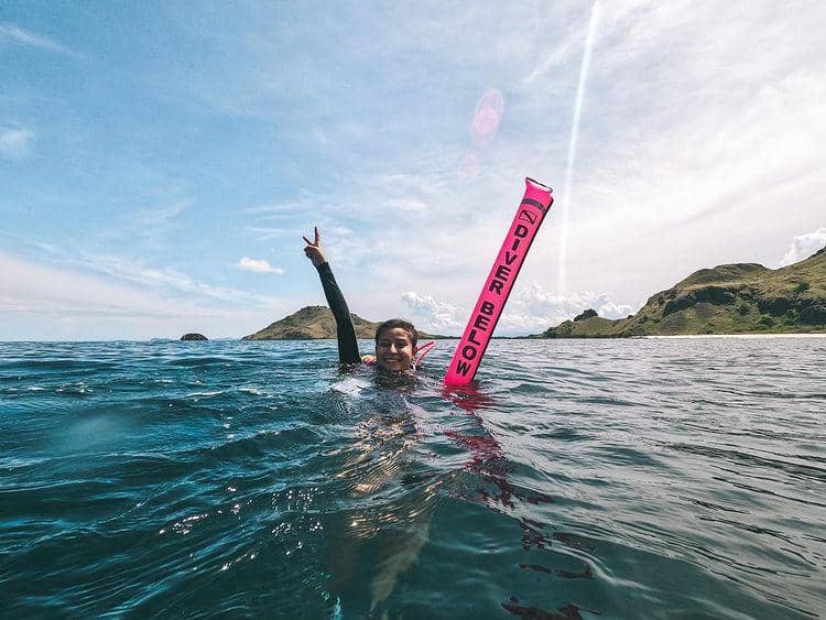 potret diving Awkarin (instagram.com/awkarin)