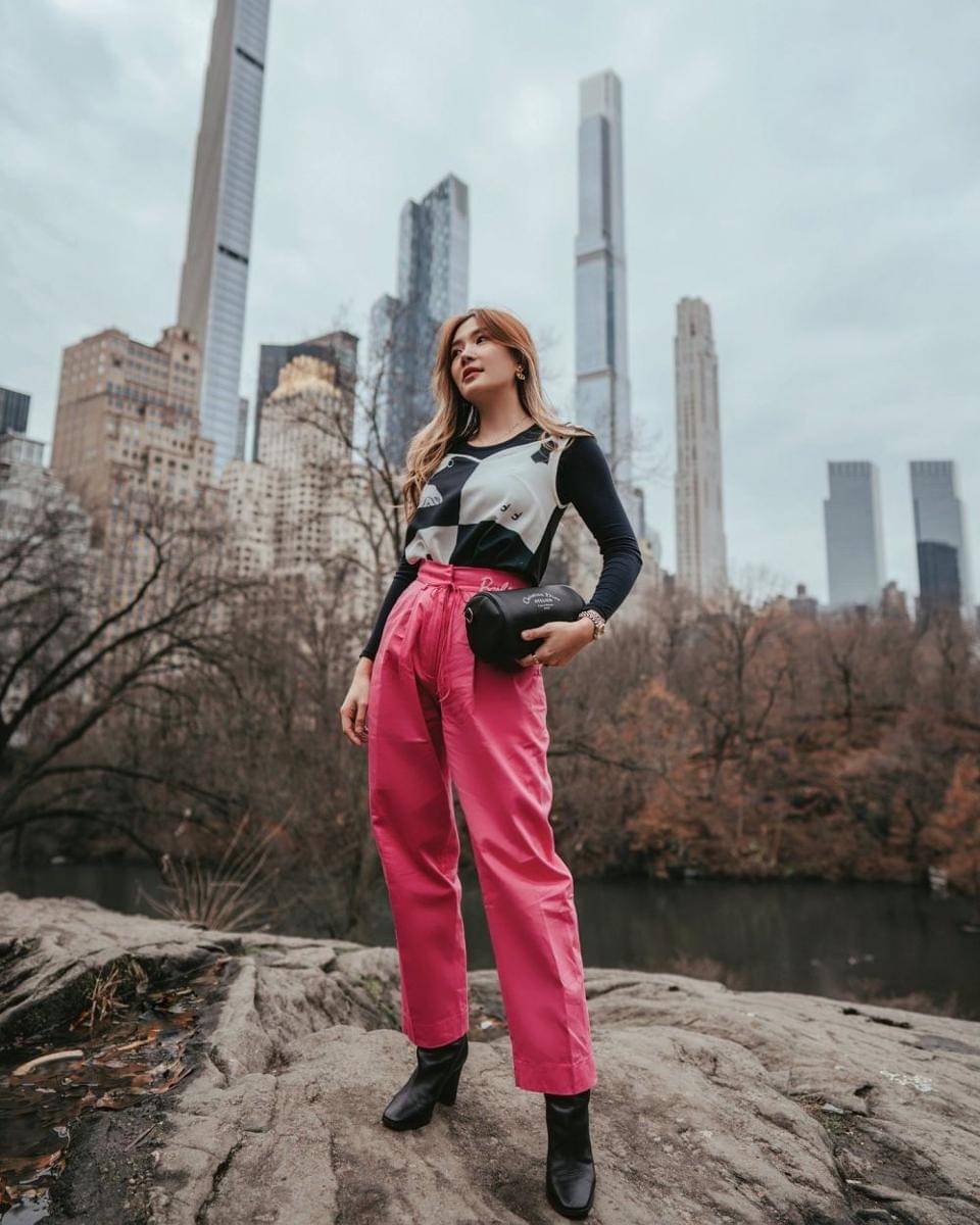 outfit Valentine pink (instagram.com/michimomo)