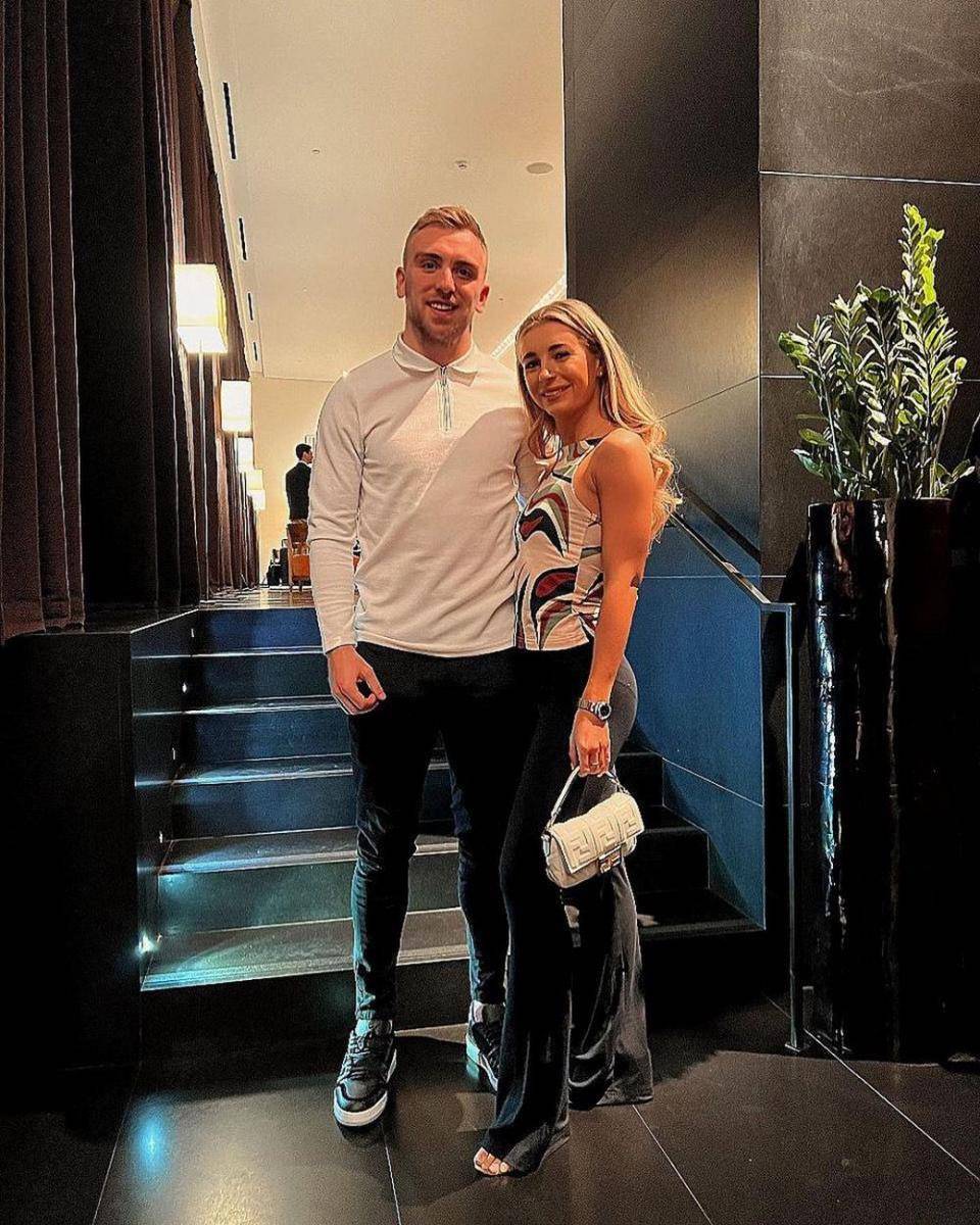 Jarrod Bowen dengan sang kekasih (instagram.com/jarrodbowen)
