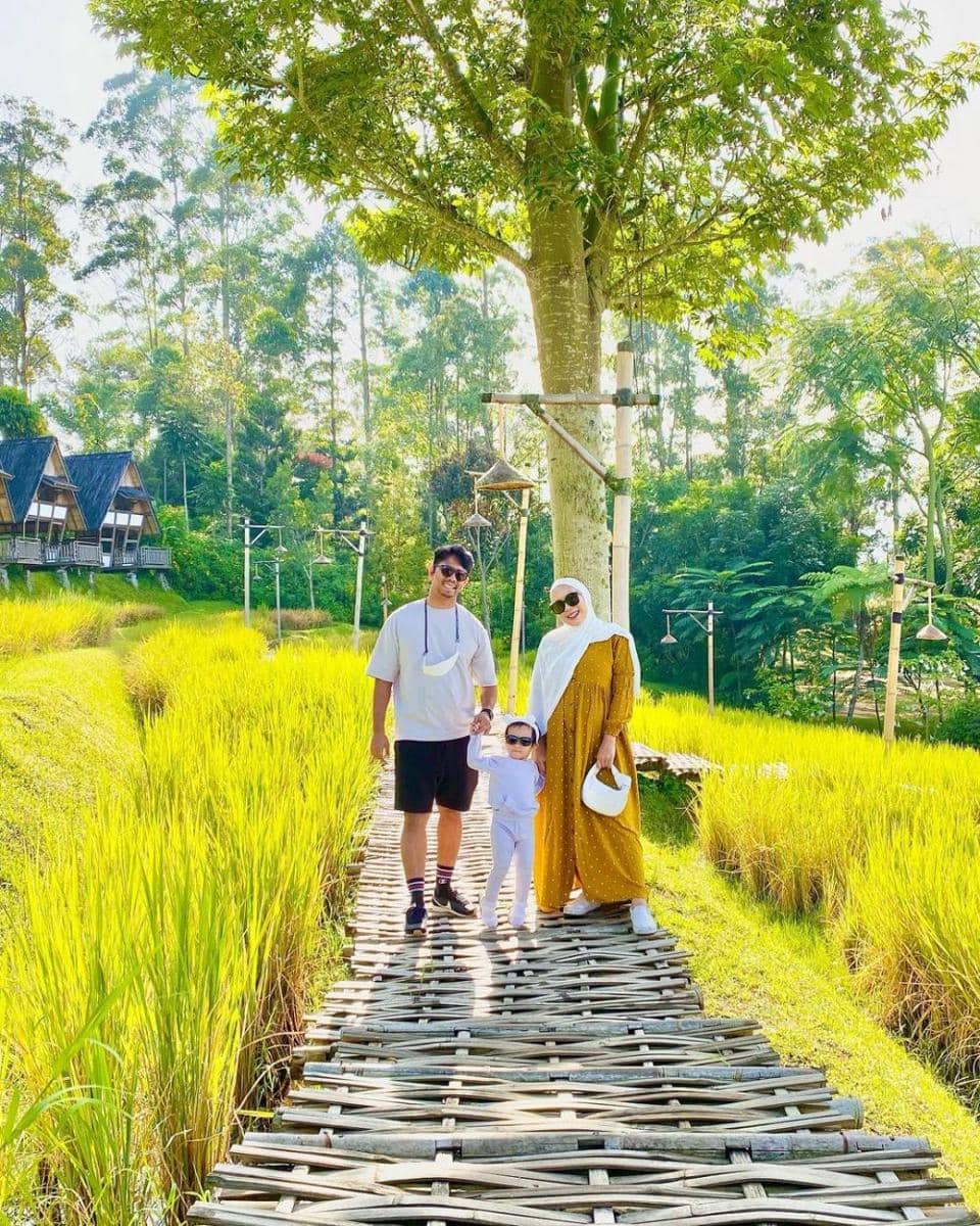 potret keluarga Fitri Tropica (instagram.com/fitrop)