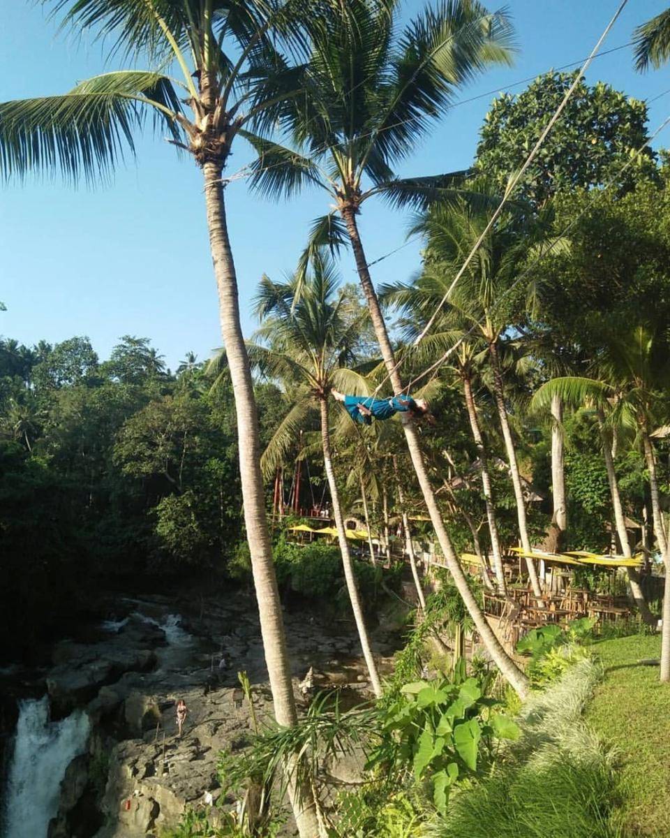 Ayunan di Air Terjun Blangsinga, Bali (instagram.com/bali_holiday_tour)