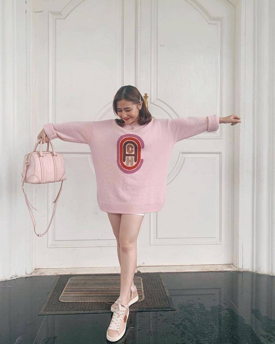 outfit Valentine pink (instagram.com/prillylatuconsina96)