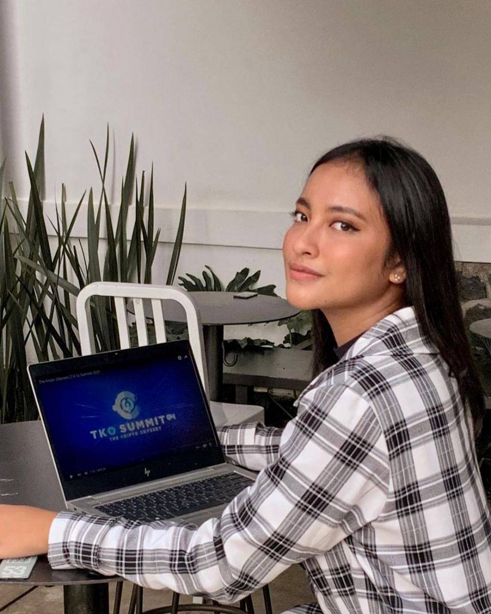 Vania Herlambang (instagram.com/vaniafherlambang
