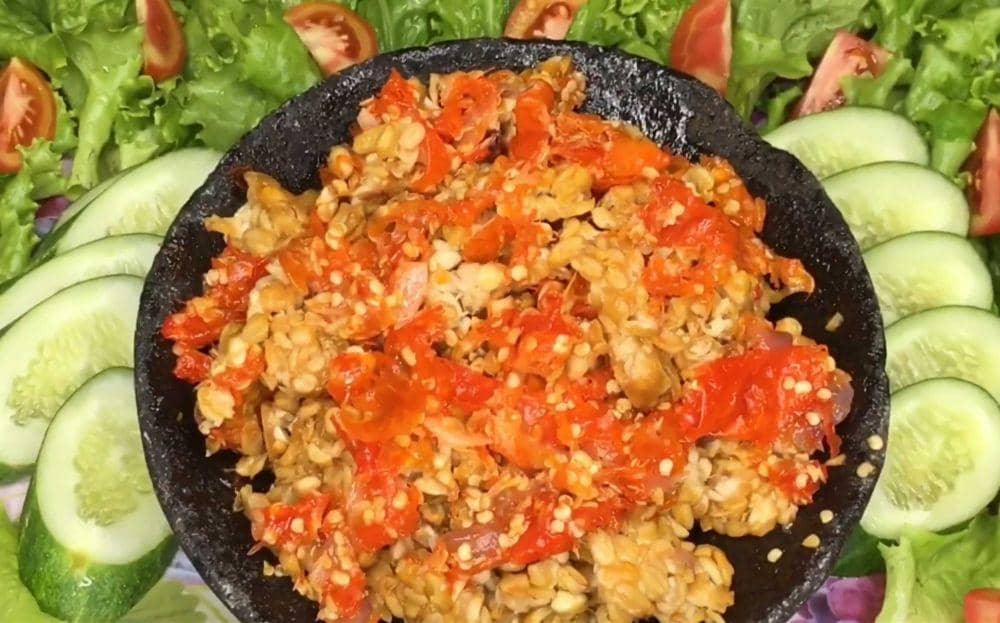 Sekali Coba Langsung Ketagihan! Tempe Geprek Sambal Cibiuk Super Pedas