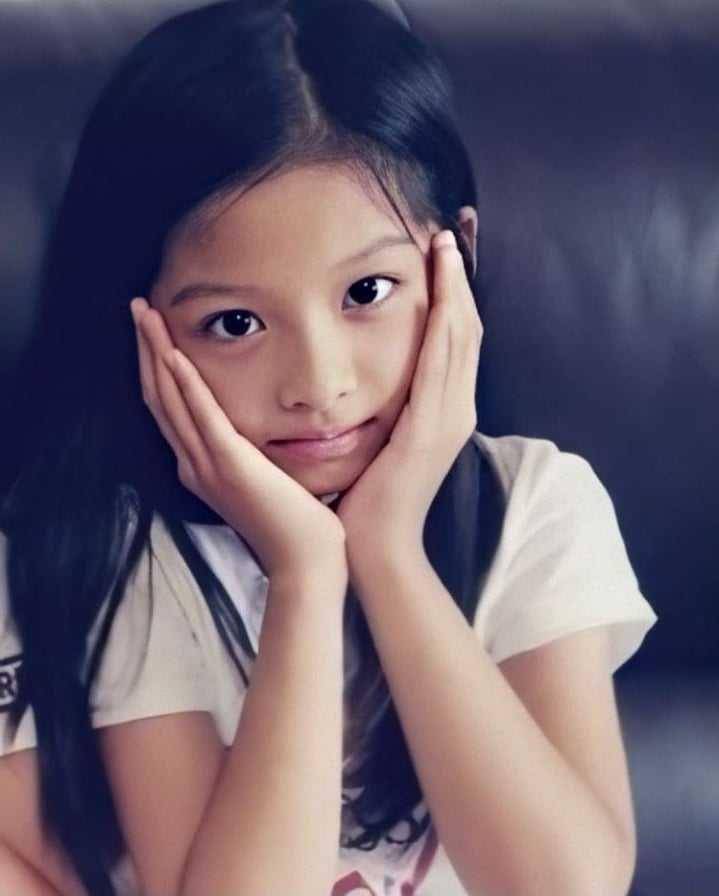 potret Sullyoon kecil (instagram.com/sullyoon.nmixx._)