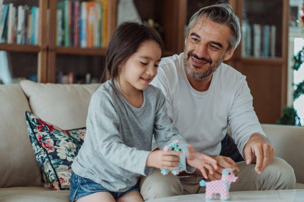 ilustrasi ayah dan putrinya (pexels.com/Ketut Subiyanto)