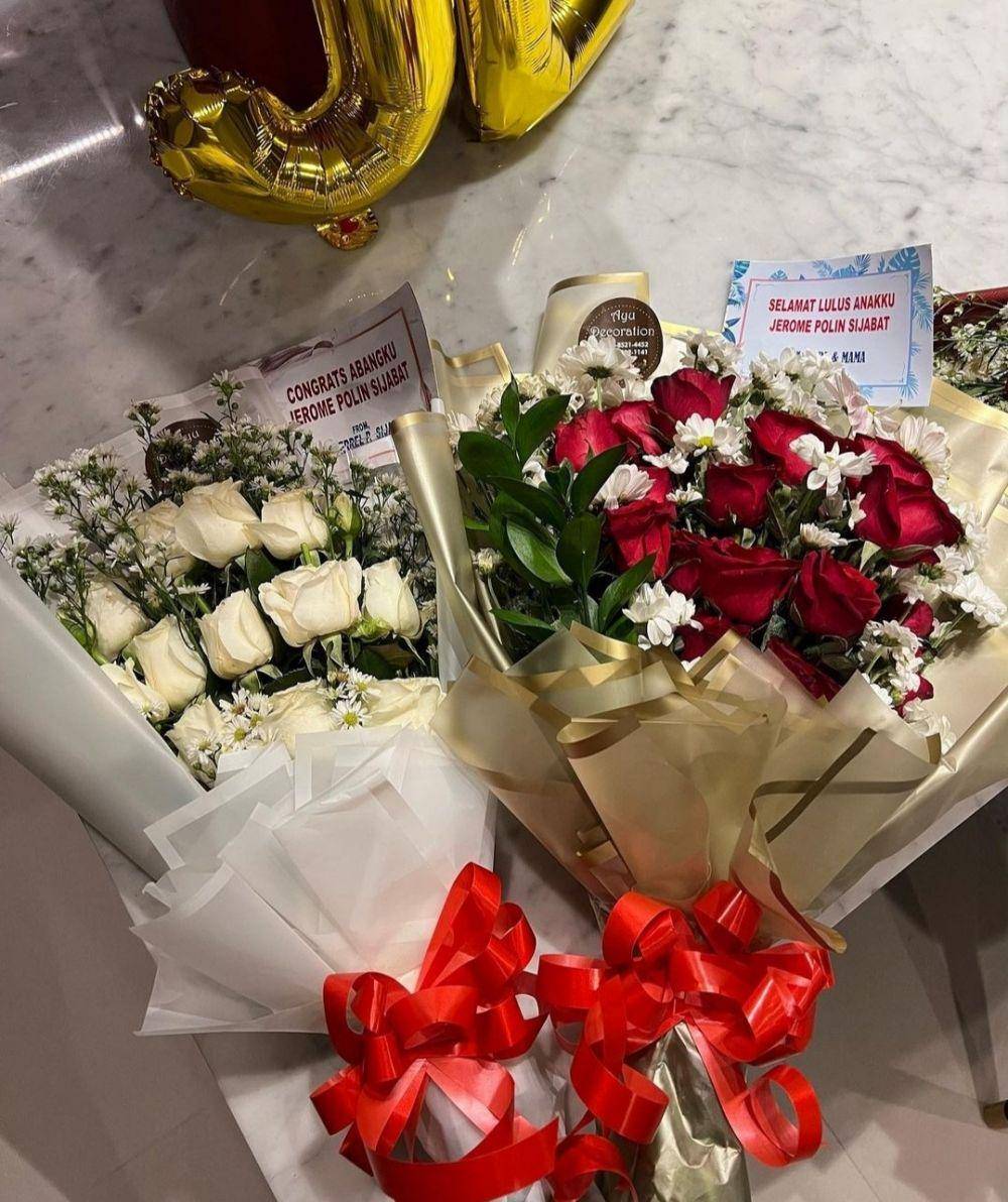 hadiah bucket bunga untuk Jerome Polin (instagram.com/jeromepolin)