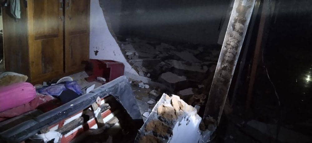 Dinding sebuah kamar indekos di Makassar roboh karena ledakan diduga dari kompor gas. (Dok. IDN Times/Istimewa)
