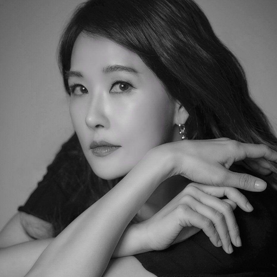 Kim Sun Ah (instagram.com/kimsuna_official)