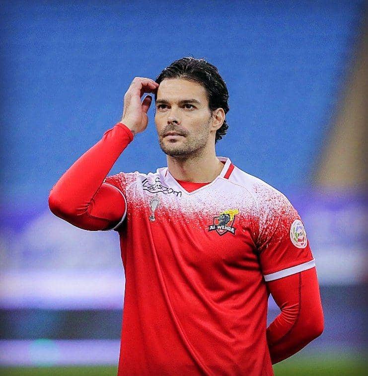 Alberto Botia berkostum Al-Wehda. (instagram.com/botia_3)