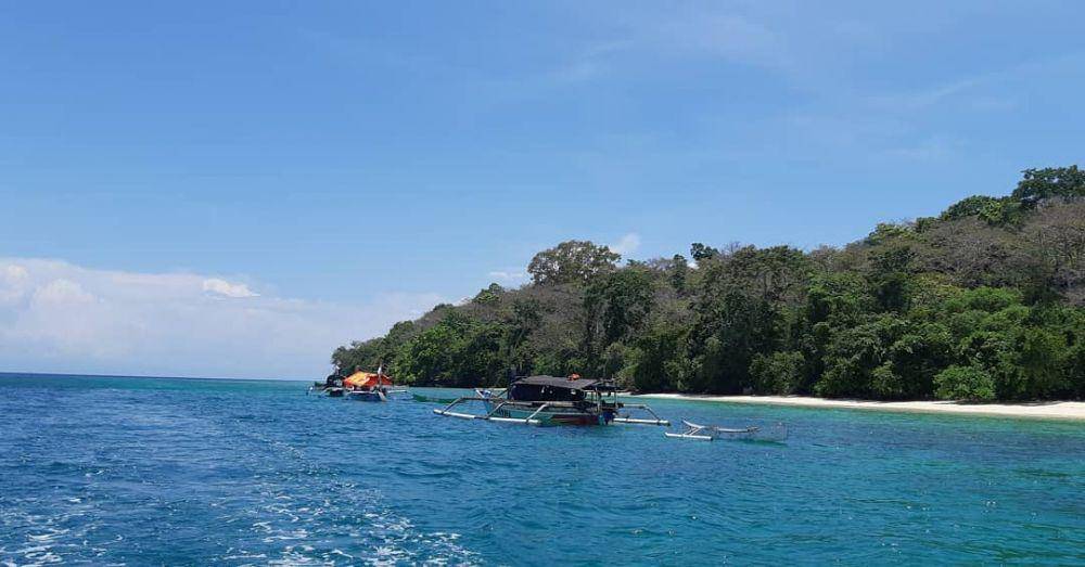 Teluk Biru (instagram.com/triptelukbiru)
