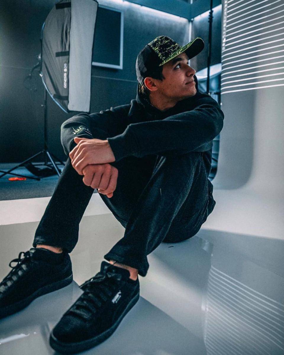 Gaya busana Lando Norris (instagram.com/landonorris)