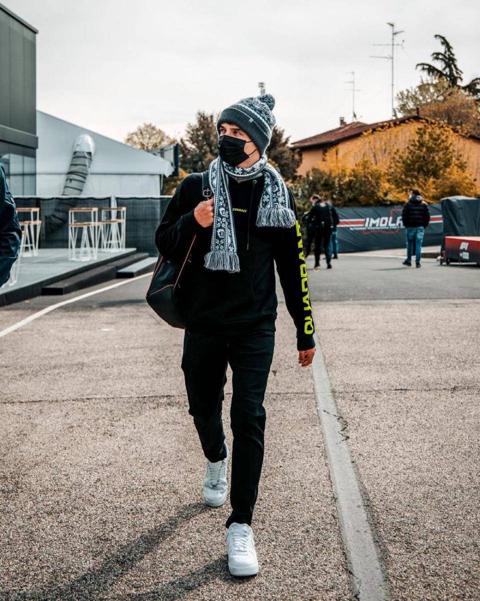 Gaya busana Lando Norris (instagram.com/landonorris)