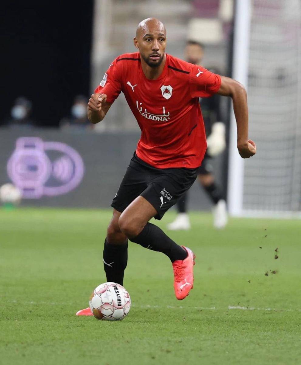 Steven N'Zonzi tampil membela Al-Rayyan. (instagram.com/alrayyansc)