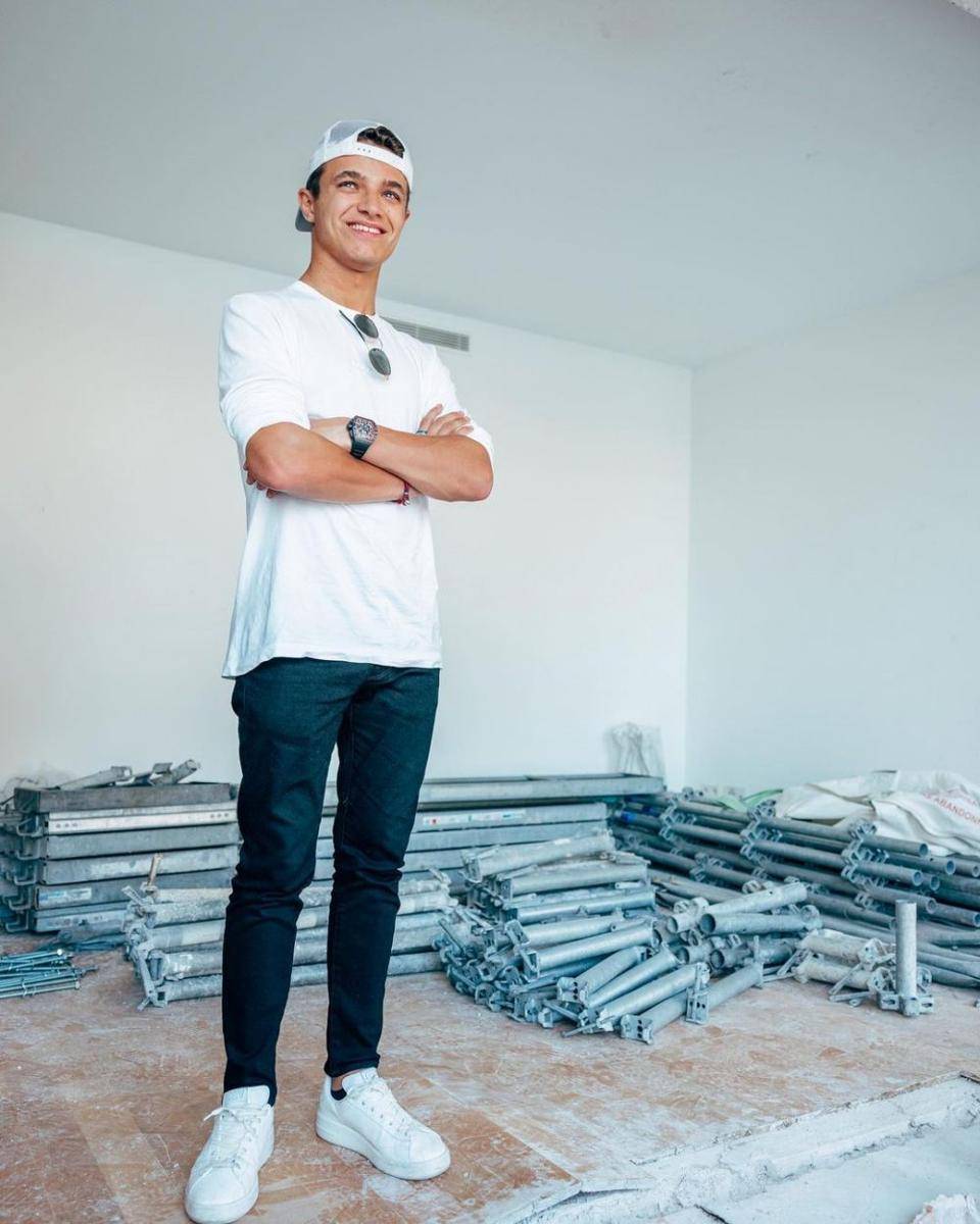 Gaya busana Lando Norris (instagram.com/landonorris)