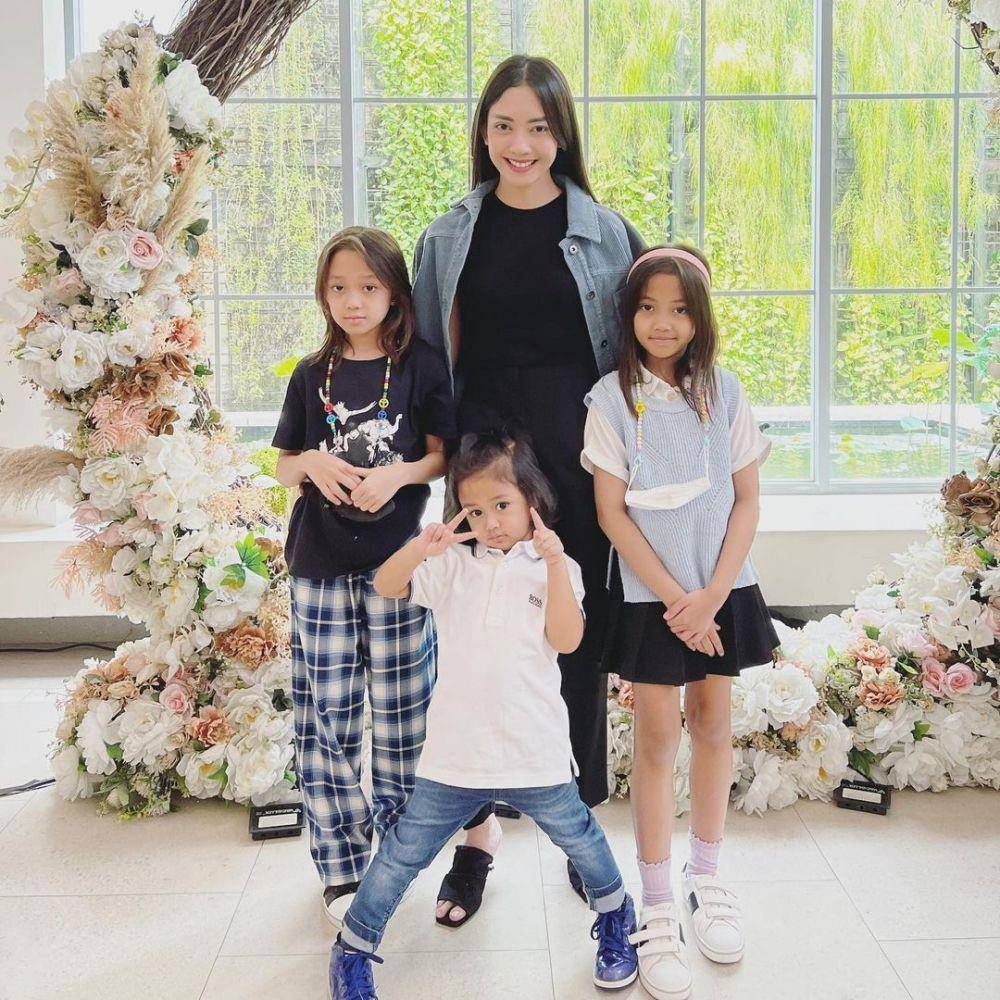 potret Ririn Dwi Ariyanti dan ketiga anaknya (instagram.com/ririndwiariyanti)