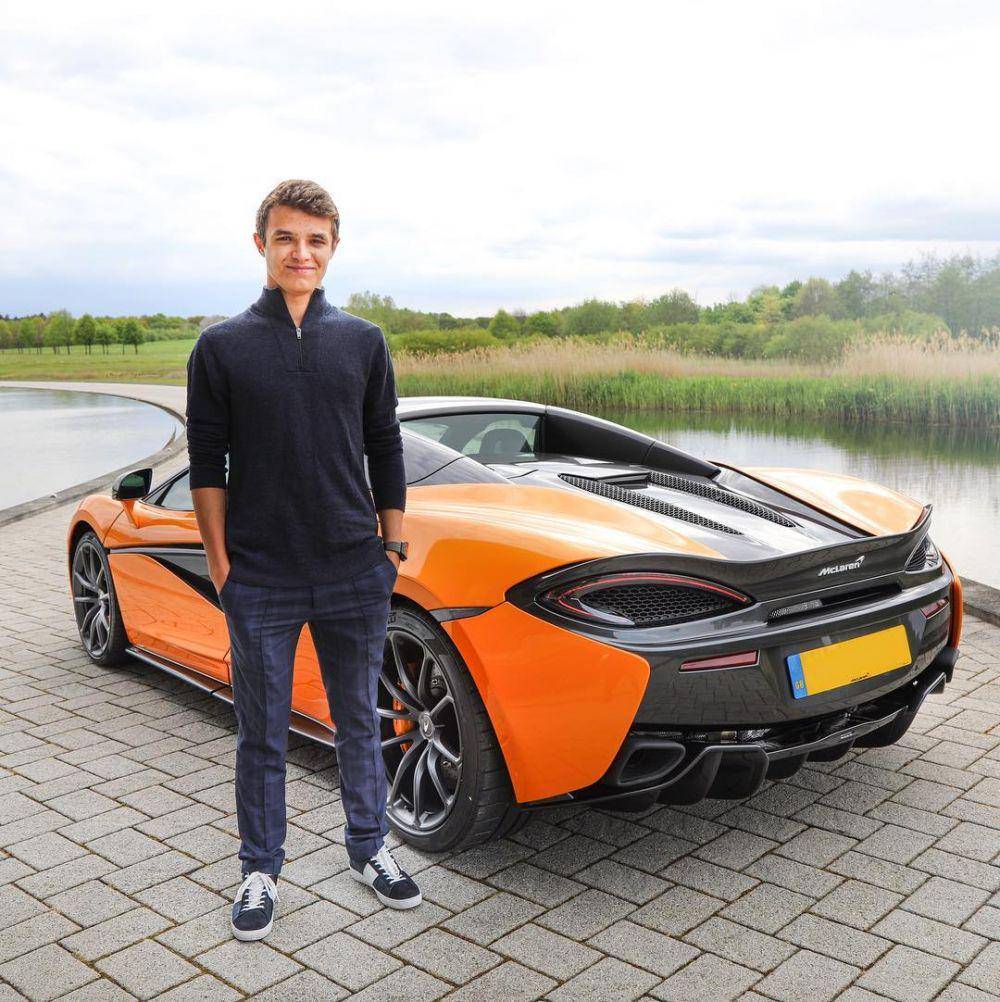 Gaya busana Lando Norris (instagram.com/landonorris)