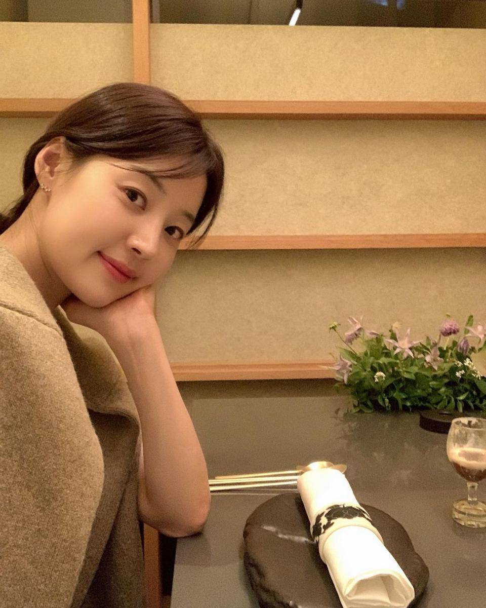 Wang Jing Hye (instagram.com/jh_han)