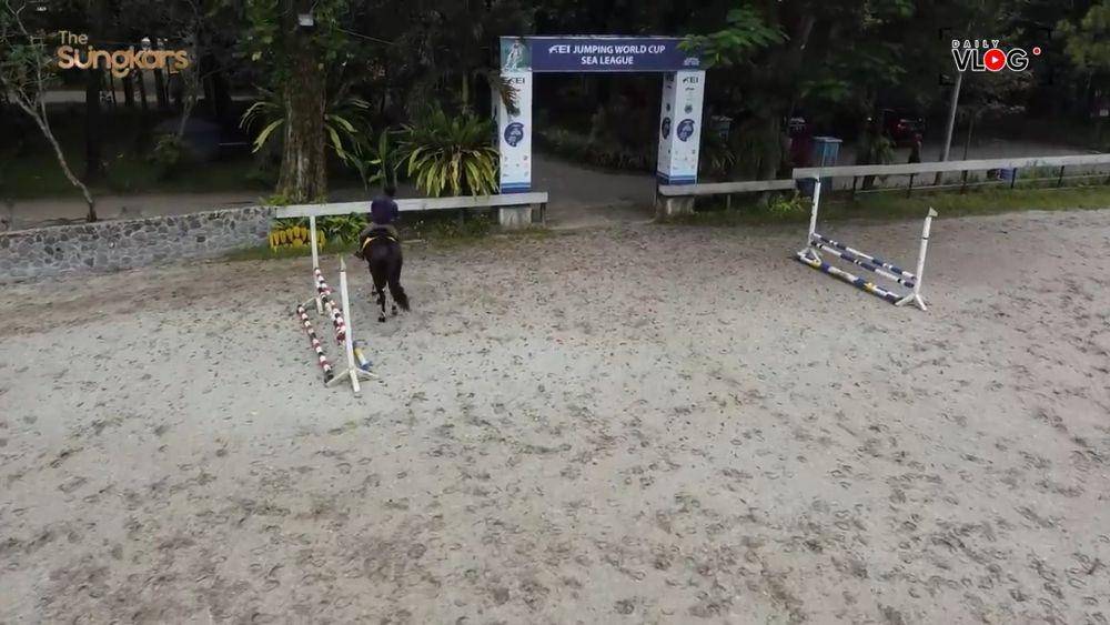 lapangan kuda Nabila Syakieb (youtube/the sungkars)