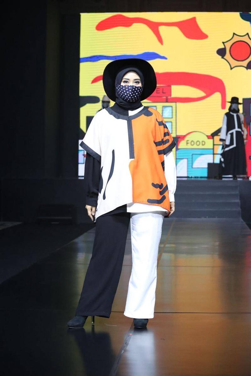 Inspirasi busana muslim modern dari Jakarta Fashion Trend 2022. 9 Februari 2022. (dok. Jakarta Fashion Trend 2022)