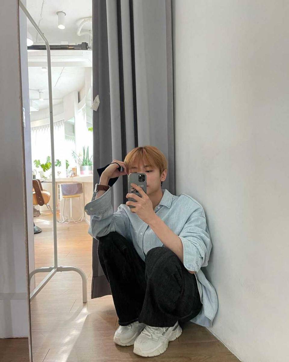Shin Yechan LUCY (instagram.com/ye___chani)