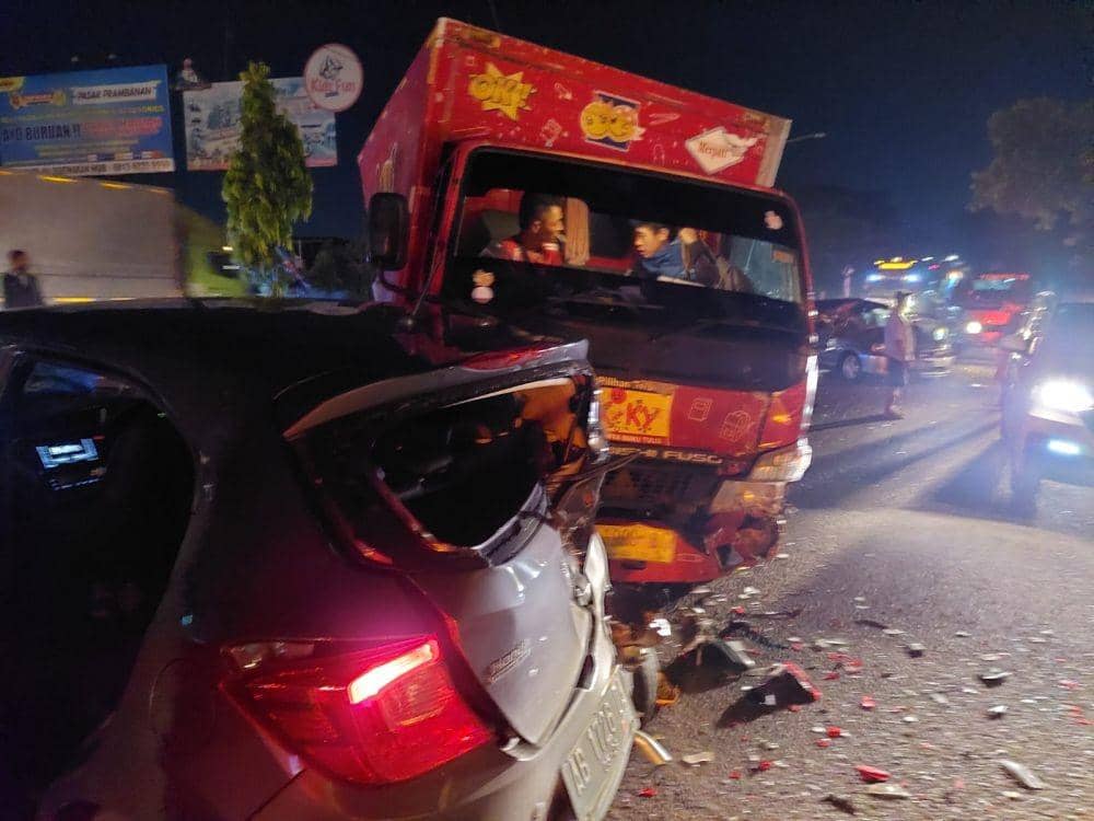 Kecelakaan Beruntun di Bantul, Bus Mira Tabrak 6 Mobil