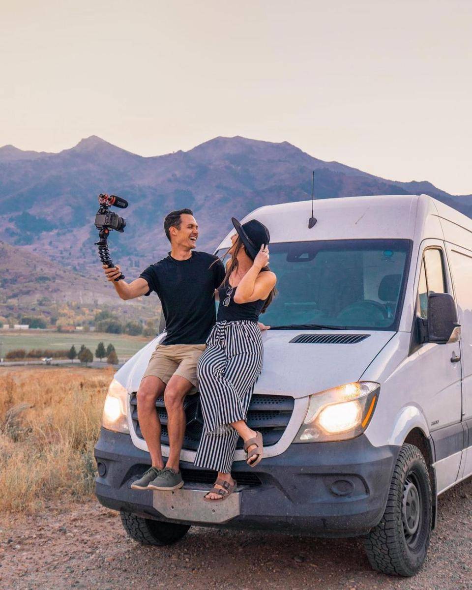 kara and nate (instagram.com/karaandnate)
