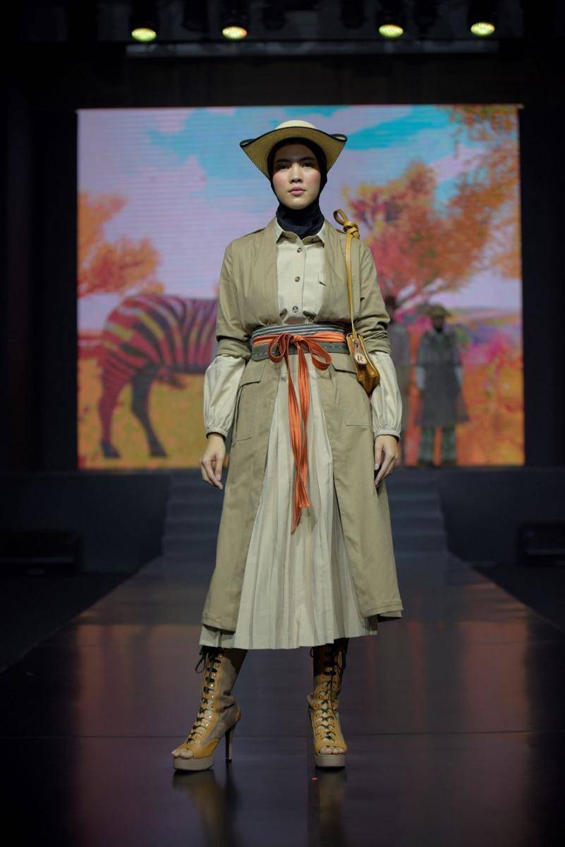 Inspirasi busana muslim modern dari Jakarta Fashion Trend 2022. 9 Februari 2022. (dok. Jakarta Fashion Trend 2022)