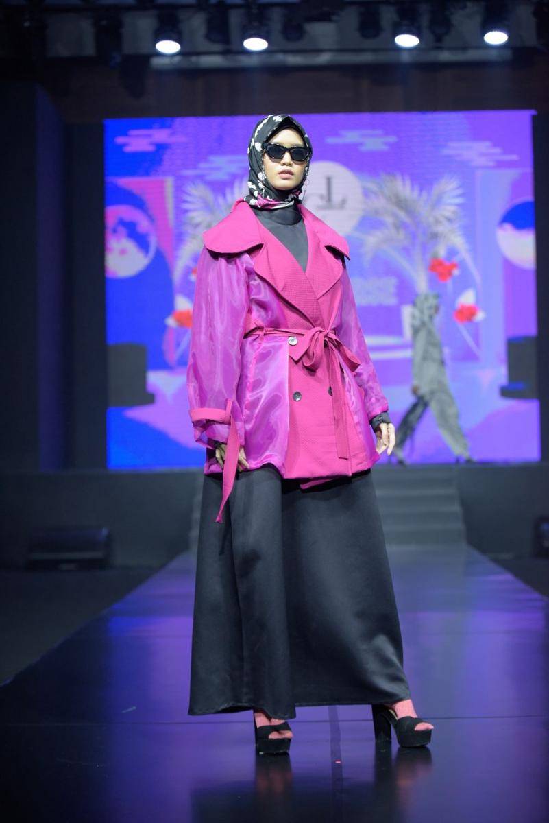 Inspirasi busana muslim modern dari Jakarta Fashion Trend 2022. 9 Februari 2022. (dok. Jakarta Fashion Trend 2022)