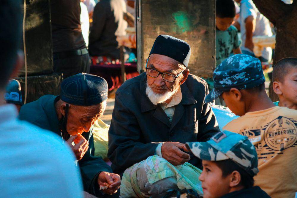 ilustrasi warga Uzbekistan (Unsplash.com/Salohiddin Kamolov)