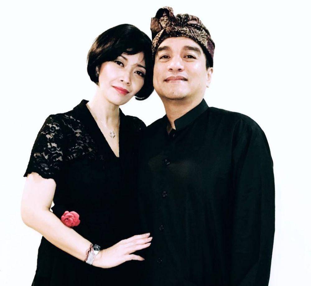 Indra Lesmana bersama istri (instagram.com/indralesmana)
