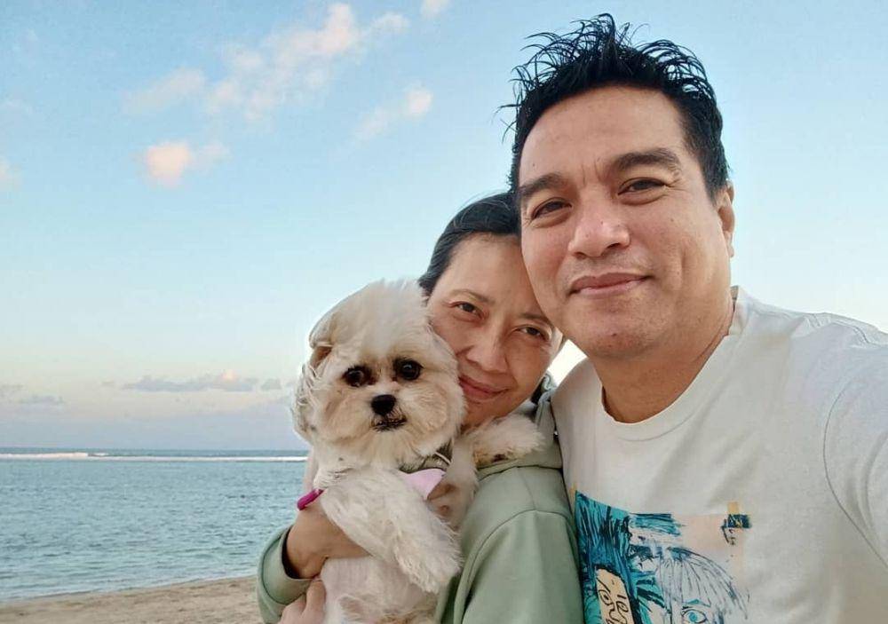 Indra Lesmana bersama istri (instagram.com/indralesmana)