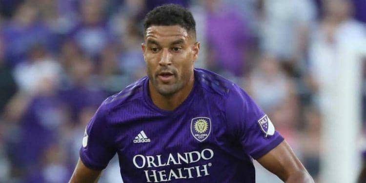 potret Tesho Akindele bersama Orlando City (scorenigeria.com.ng)