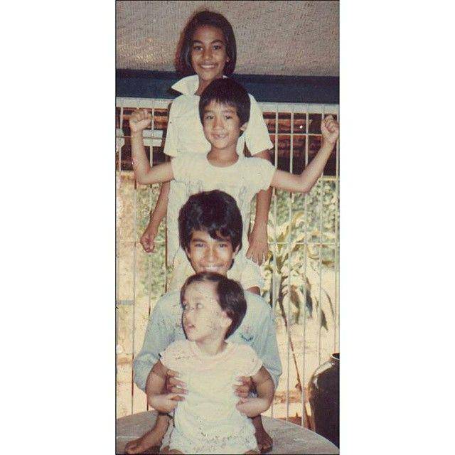 potret masa kecil Atiqah Hasiholan (instagram.com/atiqahhasiholan)