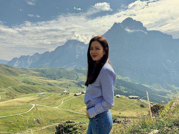 Son Ye Jin (Instagram.com/yejinhand)