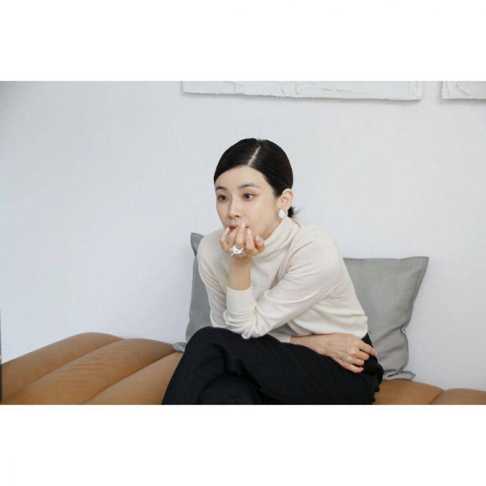 Lee Bo Young (instagram.com/jwidecompany)