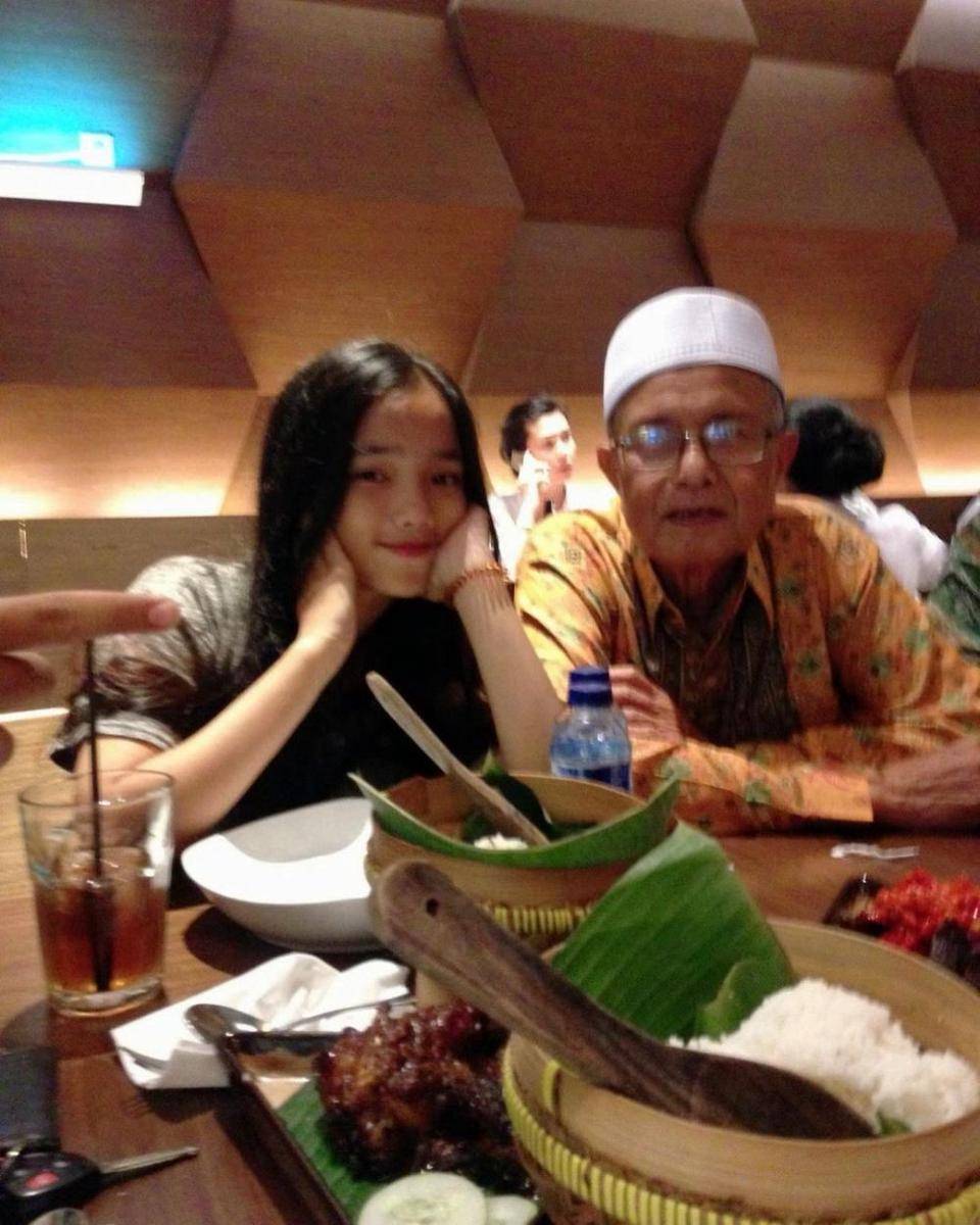 Fuji dan kakek (instagram.com/fuji_an)