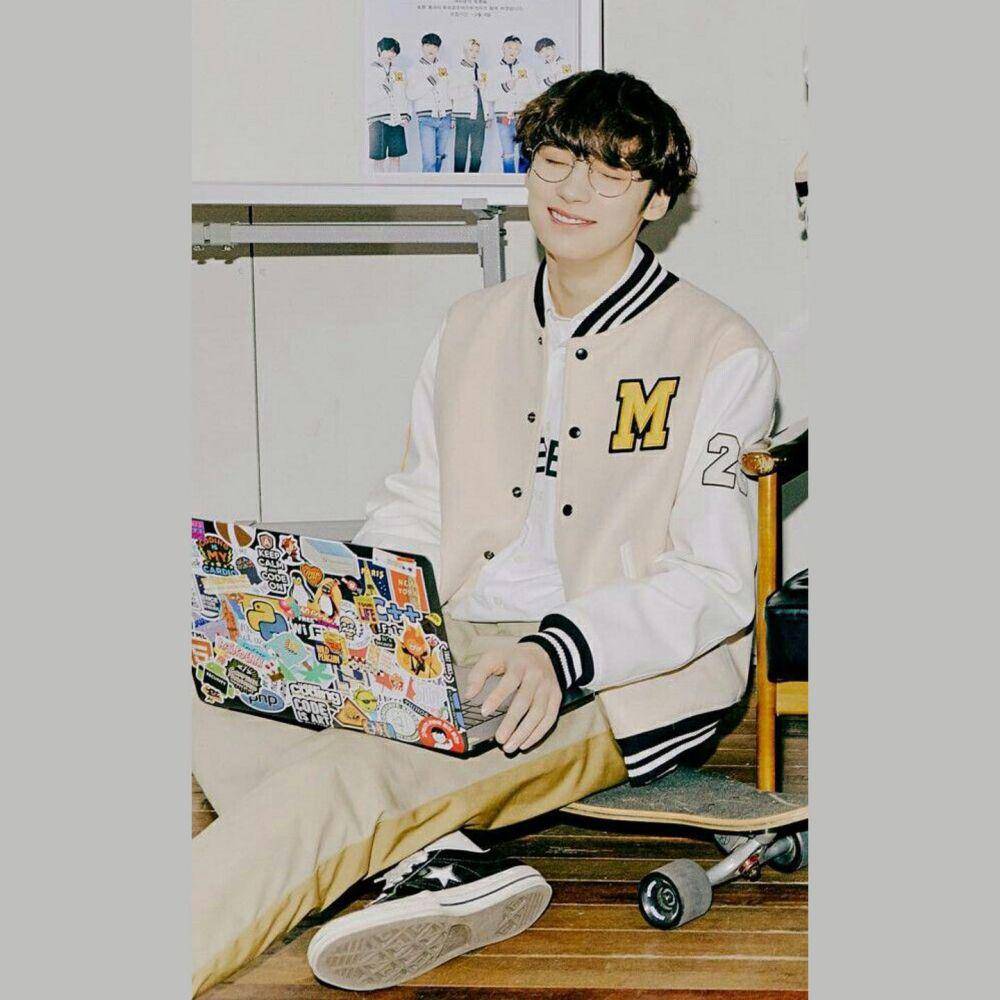 outfit Hueningkai TXT (instagram.com/txtoutfitstyle)