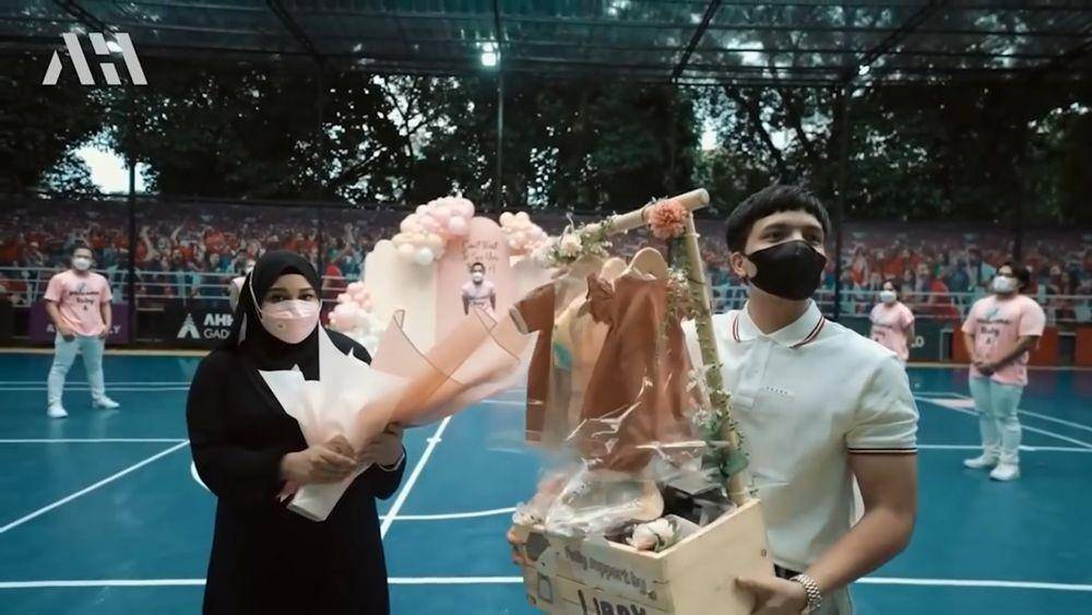momen kejutan kado bayi Atta-Aurel (youtube/Atta Halilintar)