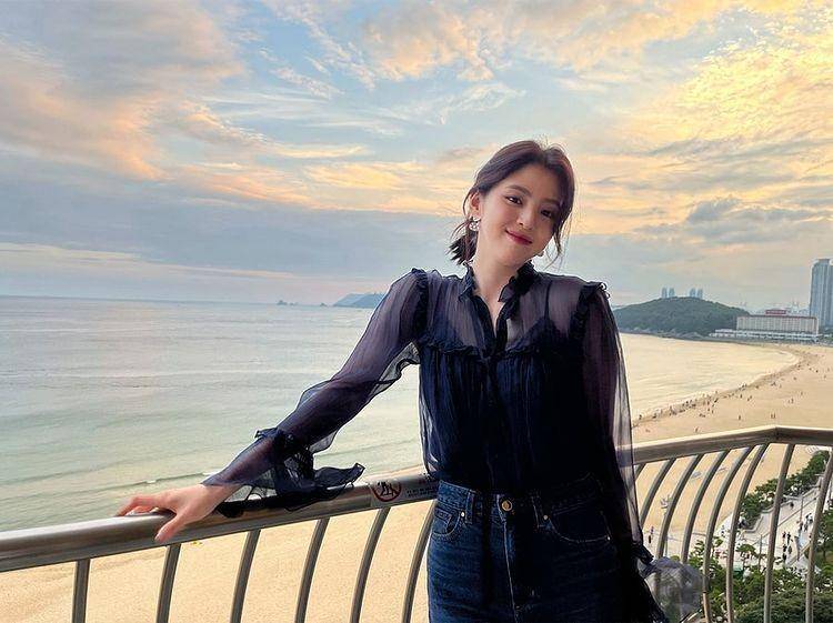 Han So Hee (Instagram.com/xeesoxee)