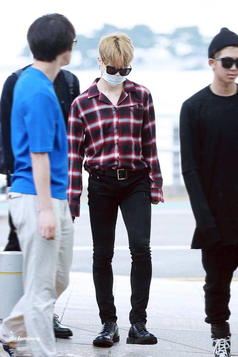 Gaya busana Jimin BTS (twitter.com/airportsjimin)