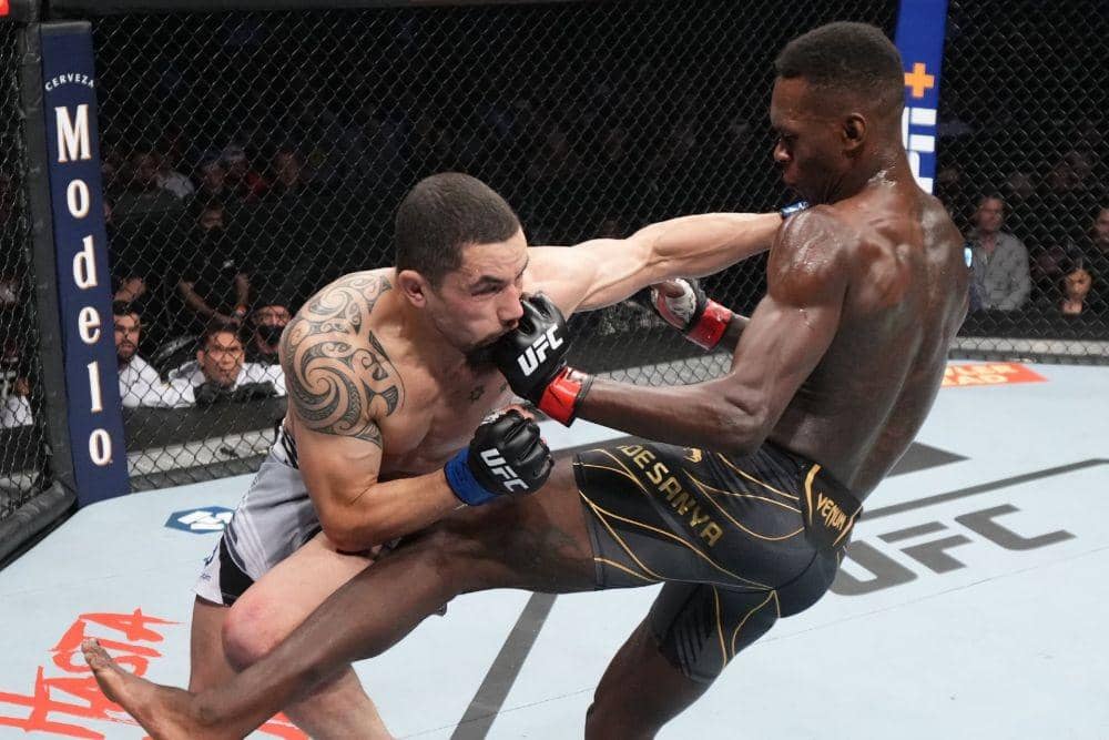 Duel Israel Adesanya versus Robert Whittaker di UFC 271 / Twitter @ufc