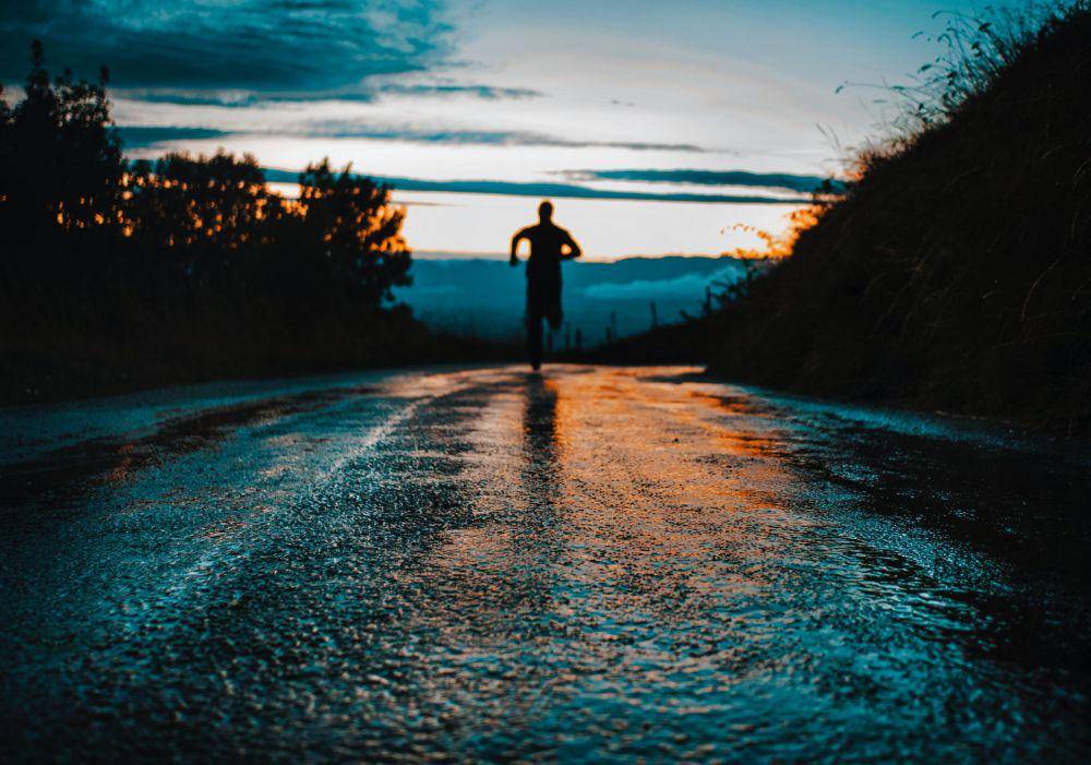 ilustrasi melarikan diri (unsplash.com/lucas Favre)
