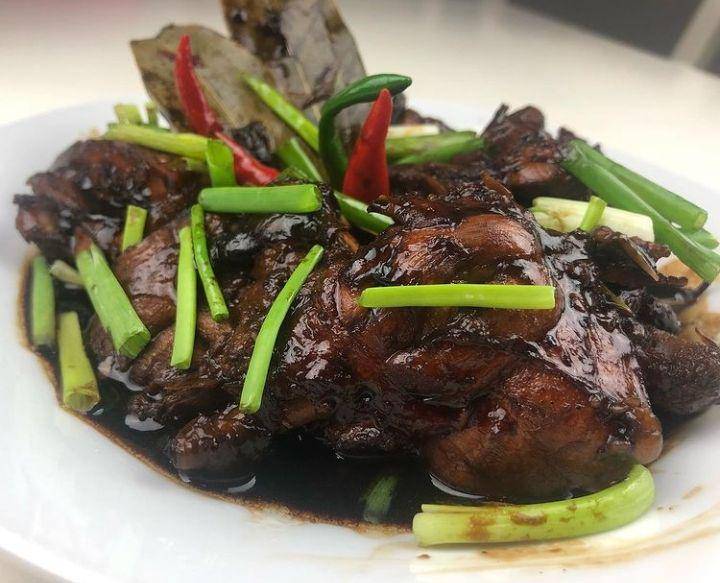 Foto ayam adobo khas Filipina (Instagram.com/homemade._.kitchen)