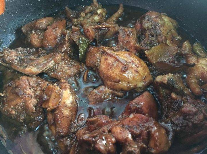 Foto memasak ayam adobo (Instagram.com/fadilah_yahaya)