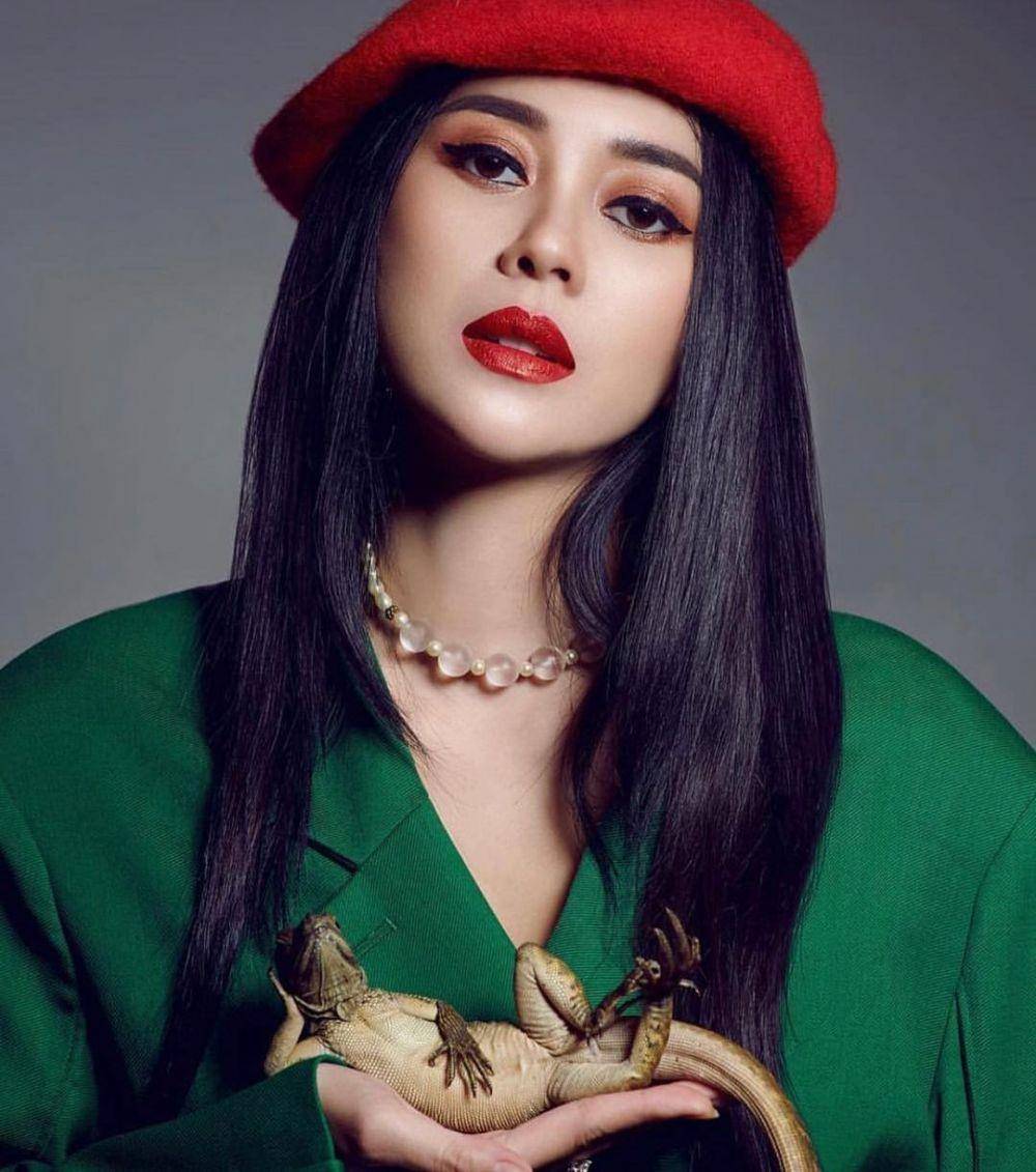 Aura Kasih (instagram.com/aurakasih/)