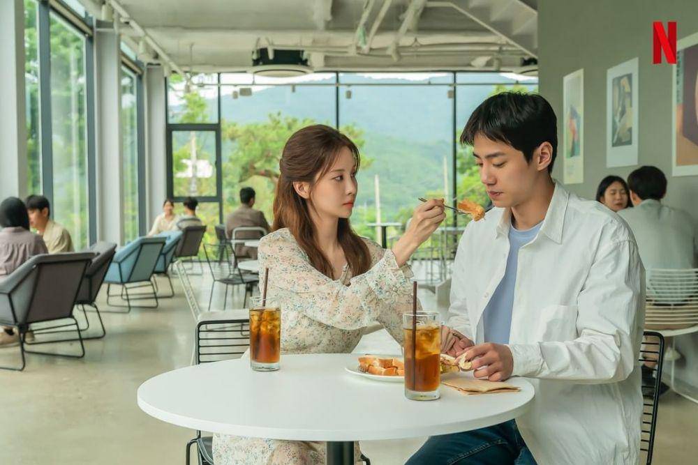 cuplikan penampilan Seohyun dan Lee Jun Young bintangi film Love and Leashes (dok. Seed Film/Love and Leashes)