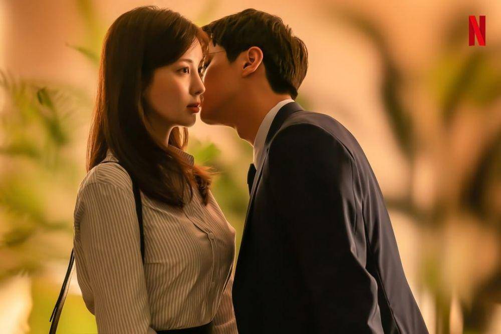 cuplikan penampilan Seohyun dan Lee Jun Young bintangi film Love and Leashes (dok. Seed Film/Love and Leashes)