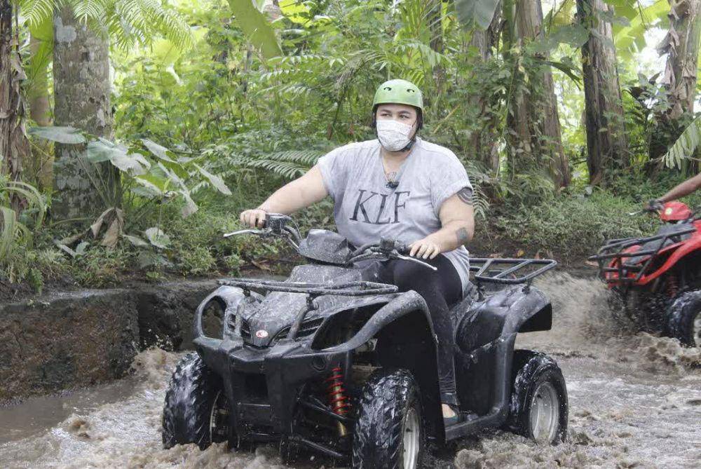 Ivan Gunawan bermain ATV di Bali. (instagram.com/atv_greenbaliadventure)