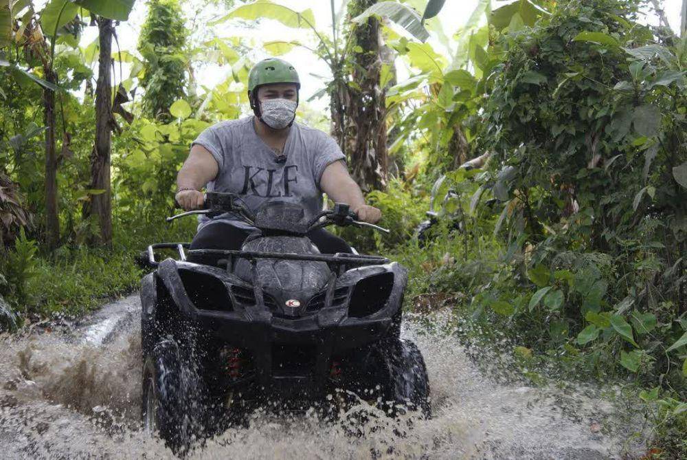 Ivan Gunawan bermain ATV di Bali. (instagram.com/atv_greenbaliadventure)